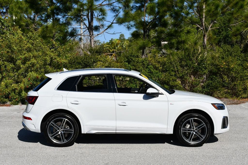 Used 2021 Audi Q5 e Premium Plus w/ Premium Plus Package image 33