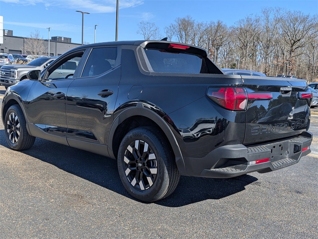 Certified 2025 Hyundai Santa Cruz SE image 6