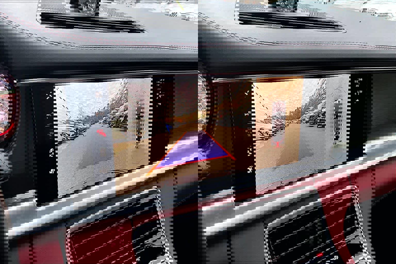 Used 2023 Porsche Panamera 4 Platinum Edition image 30