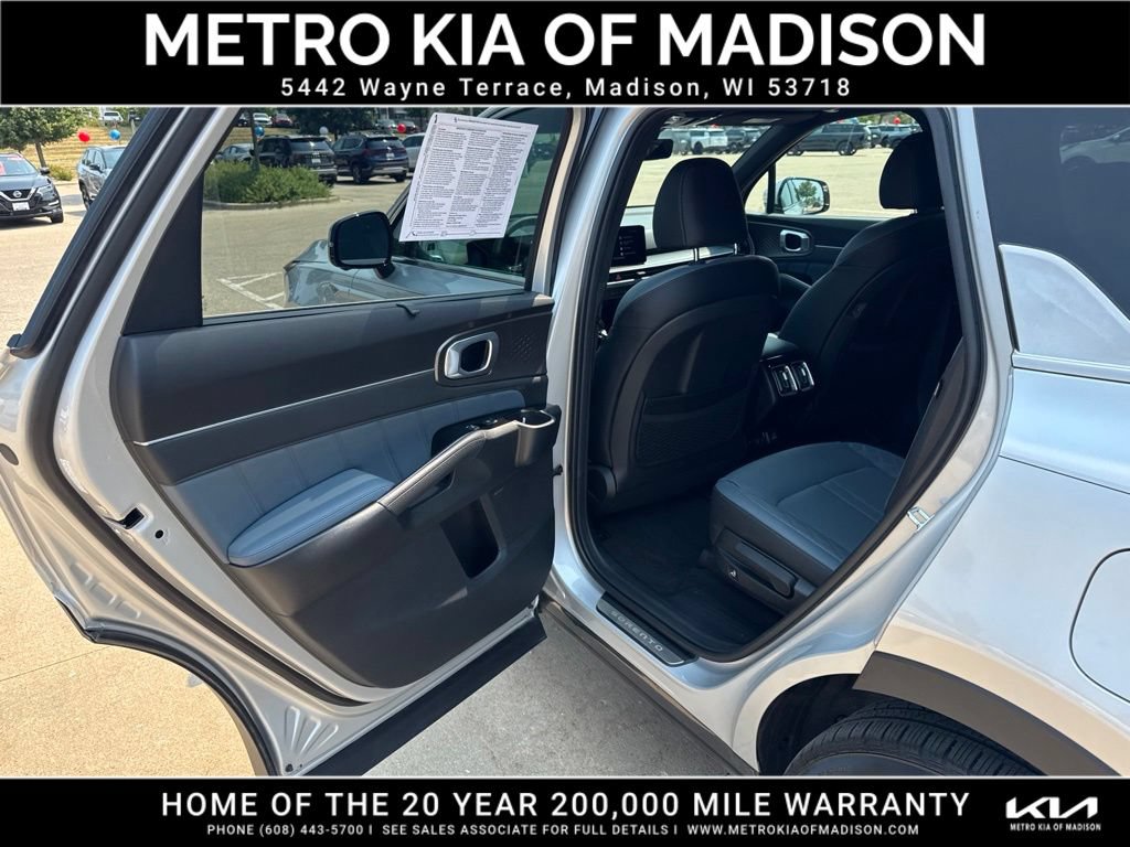 Used 2025 Kia Sorento SX Prestige AWD/4WD image 30