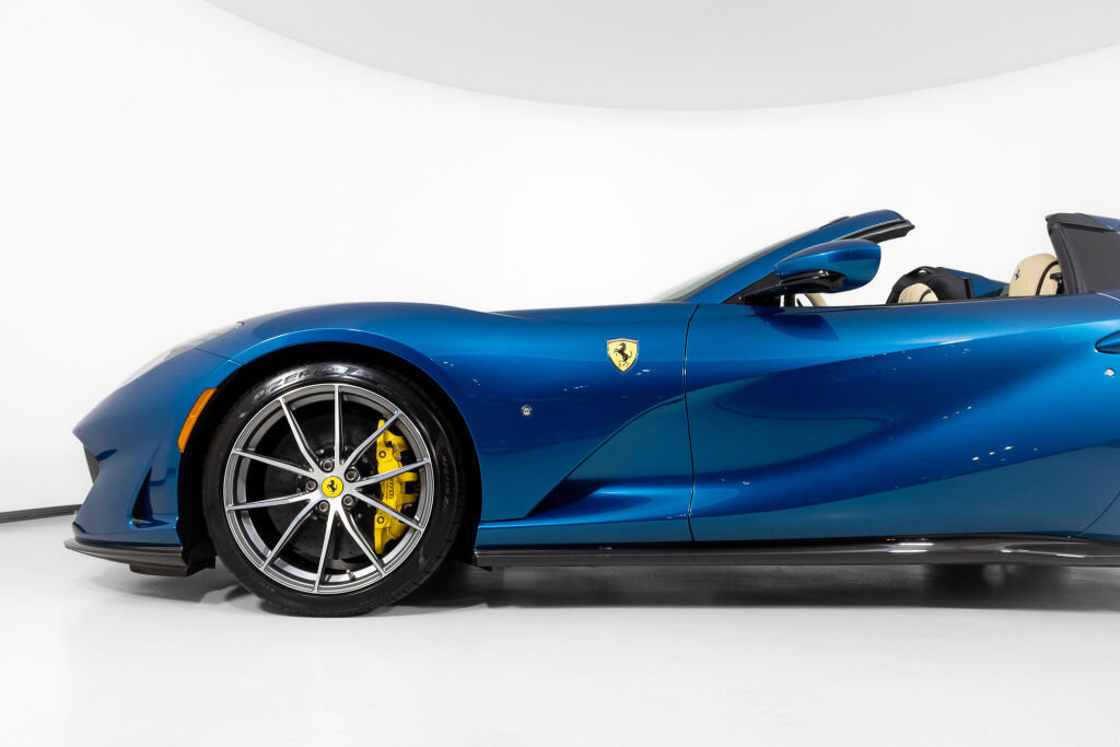Used 2021 Ferrari 812 GTS RWD image 15