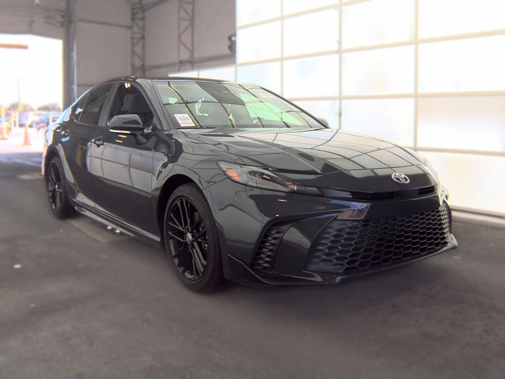 Used 2025 Toyota Camry SE FWD image 9