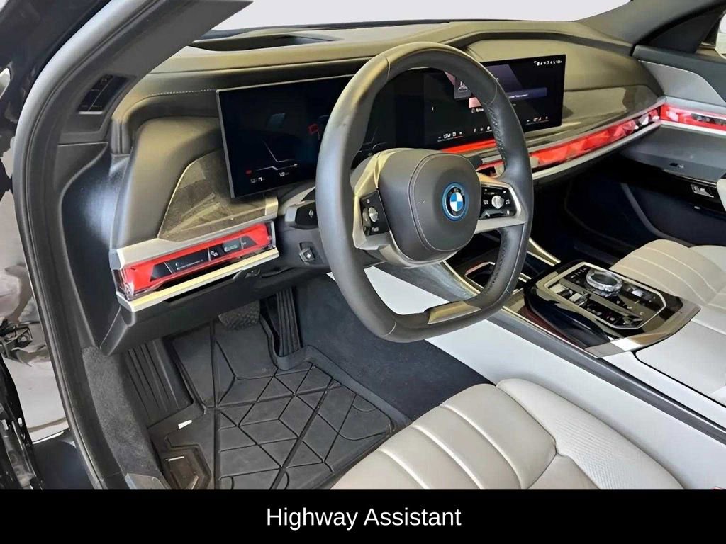 Used 2024 BMW i7 xDrive60 image 13