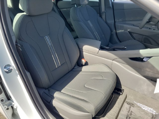 New 2026 Hyundai Elantra Sport FWD image 18