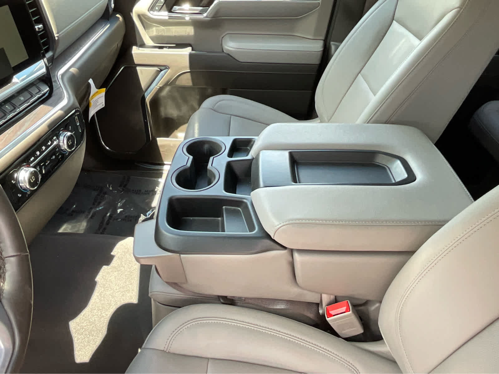 Used 2024 GMC Sierra 1500 SLT AWD/4WD image 19