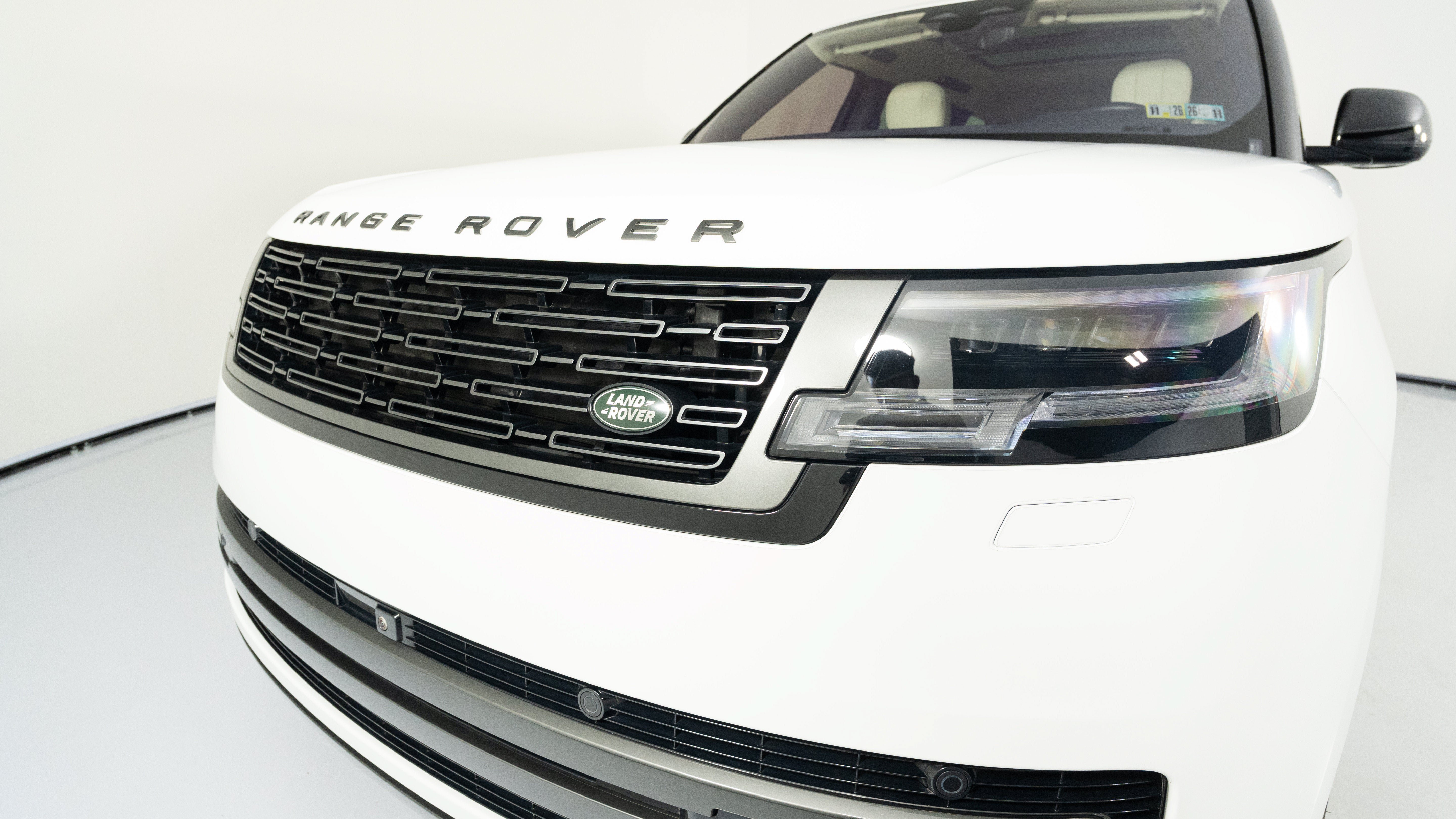 Used 2023 Land Rover Range Rover Long Wheelbase SE AWD/4WD image 10