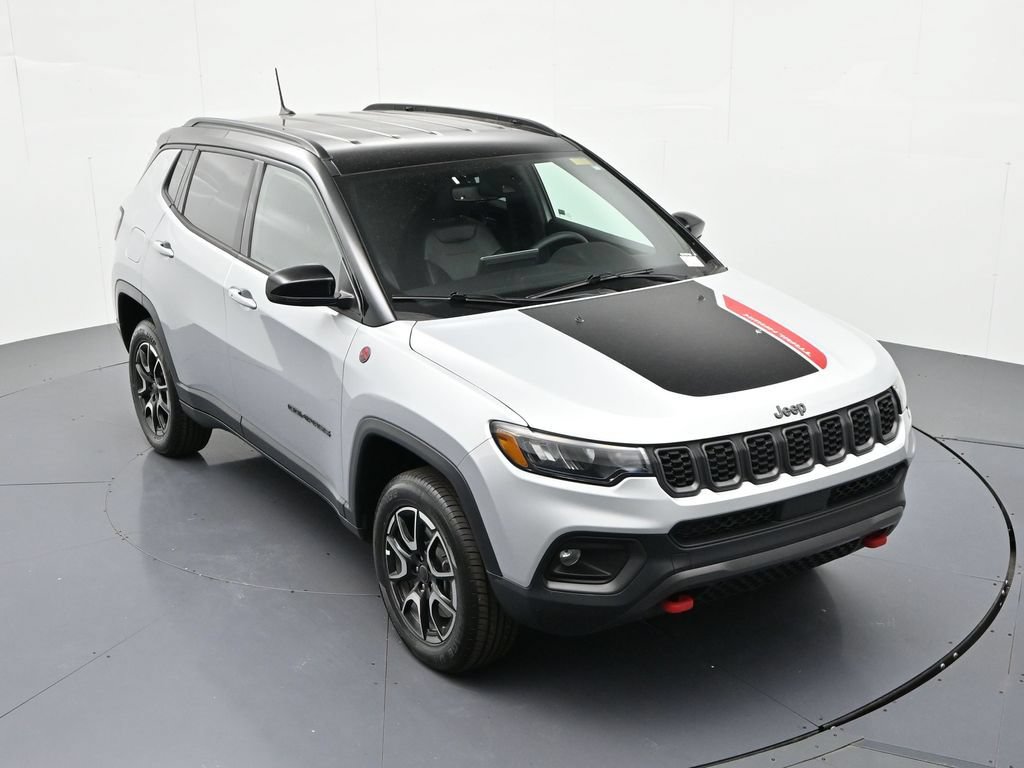 Used 2025 Jeep Compass Trailhawk AWD/4WD image 21