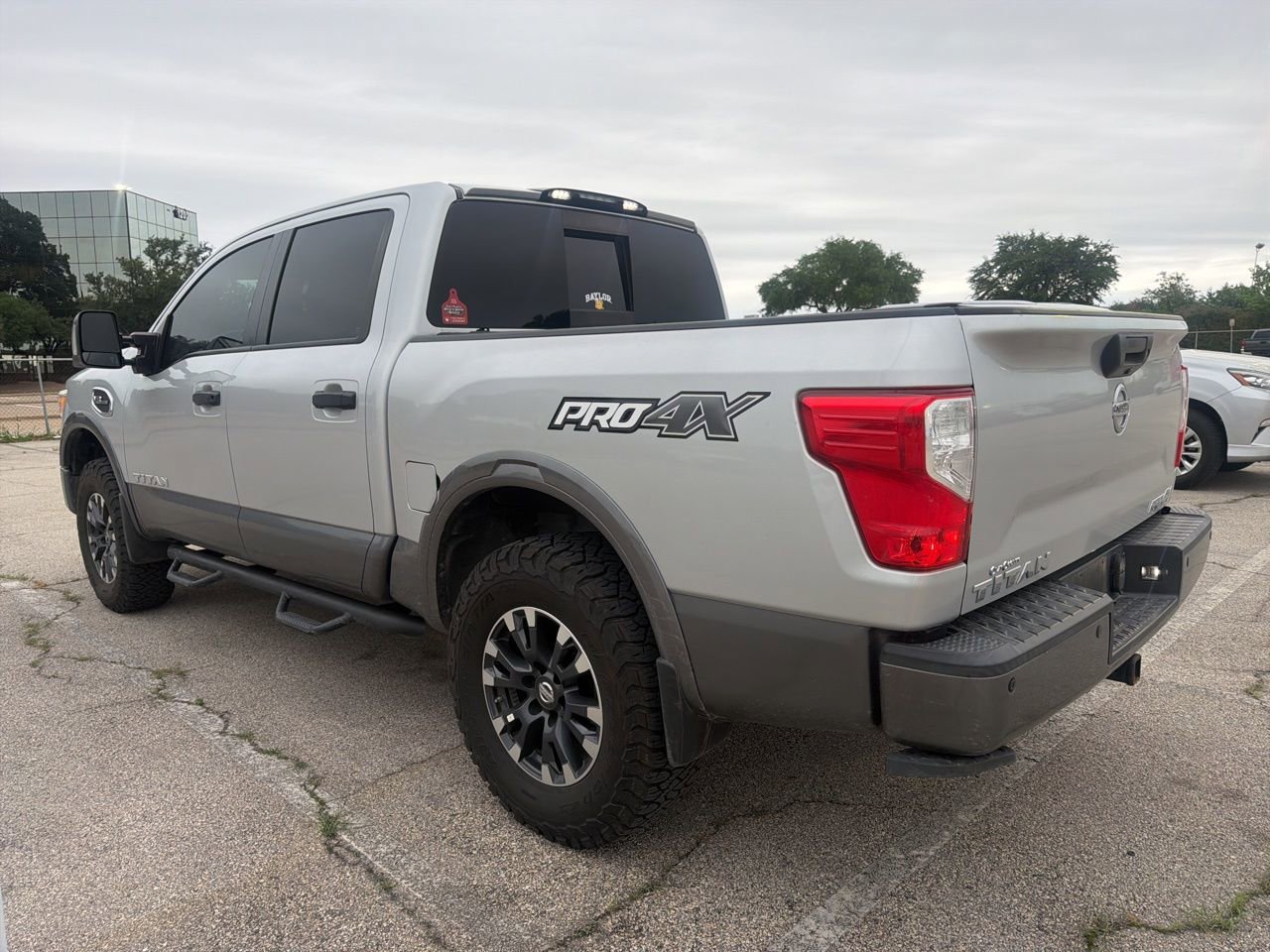 Used 2017 Nissan Titan PRO-4X w/ Pro-4x Convenience Package AWD/4WD image 7