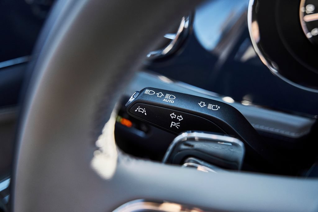Used 2025 Bentley Bentayga Extended Wheelbase AWD/4WD image 59