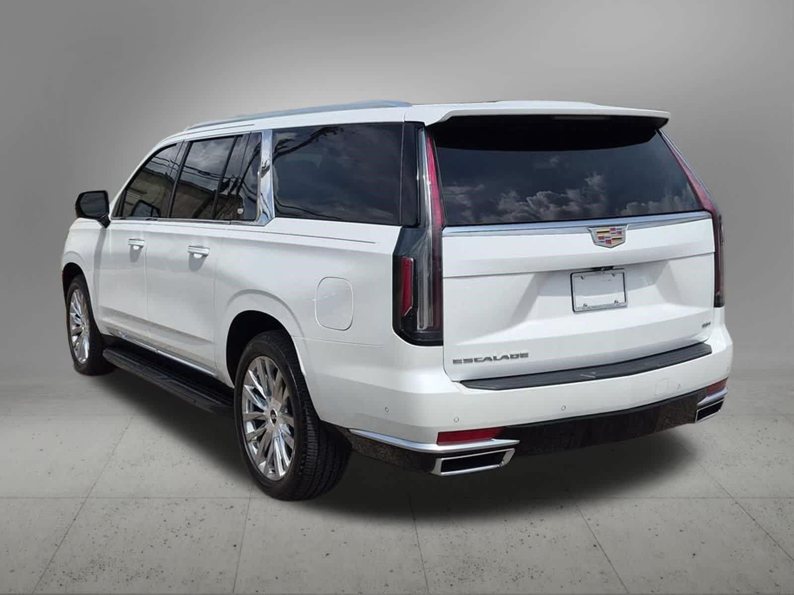 Used 2021 Cadillac Escalade ESV Premium Luxury w/ Driver Assist Tech Package RWD image 4