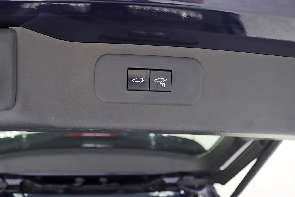 Used 2025 Lexus TX 500h AWD w/ Technology Package image 40