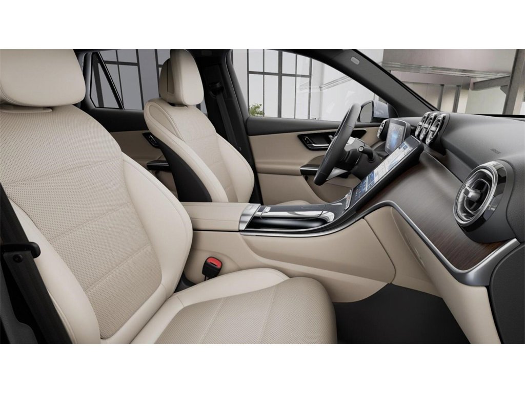 New 2025 Mercedes-Benz GLC 300 4MATIC image 4