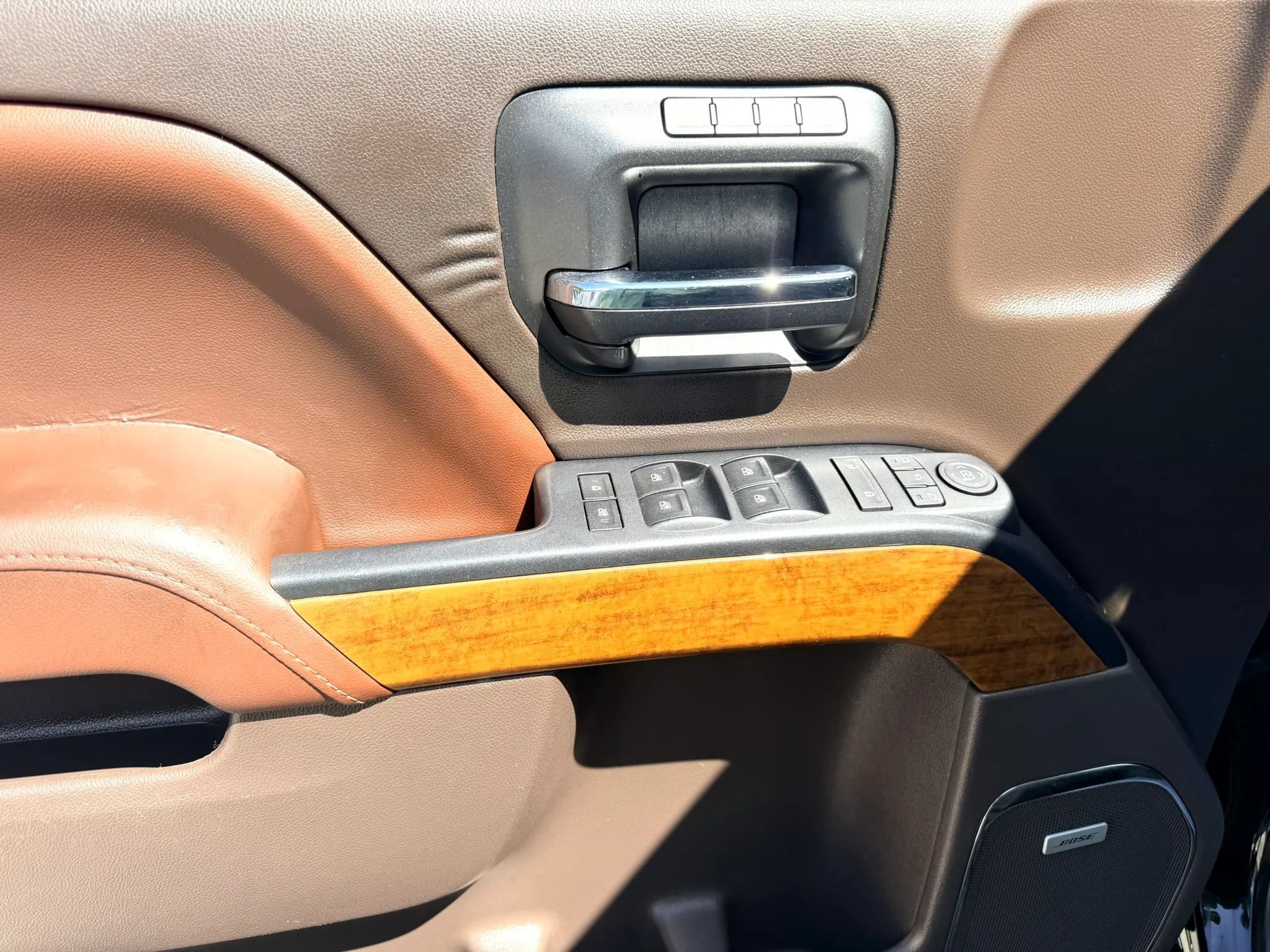 Used 2016 Chevrolet Silverado 1500 High Country w/ High Country Premium Package RWD image 9