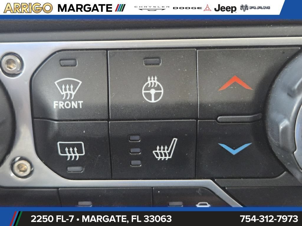 Used 2025 Jeep Wrangler Unlimited Sahara w/ Safety Group AWD/4WD image 23