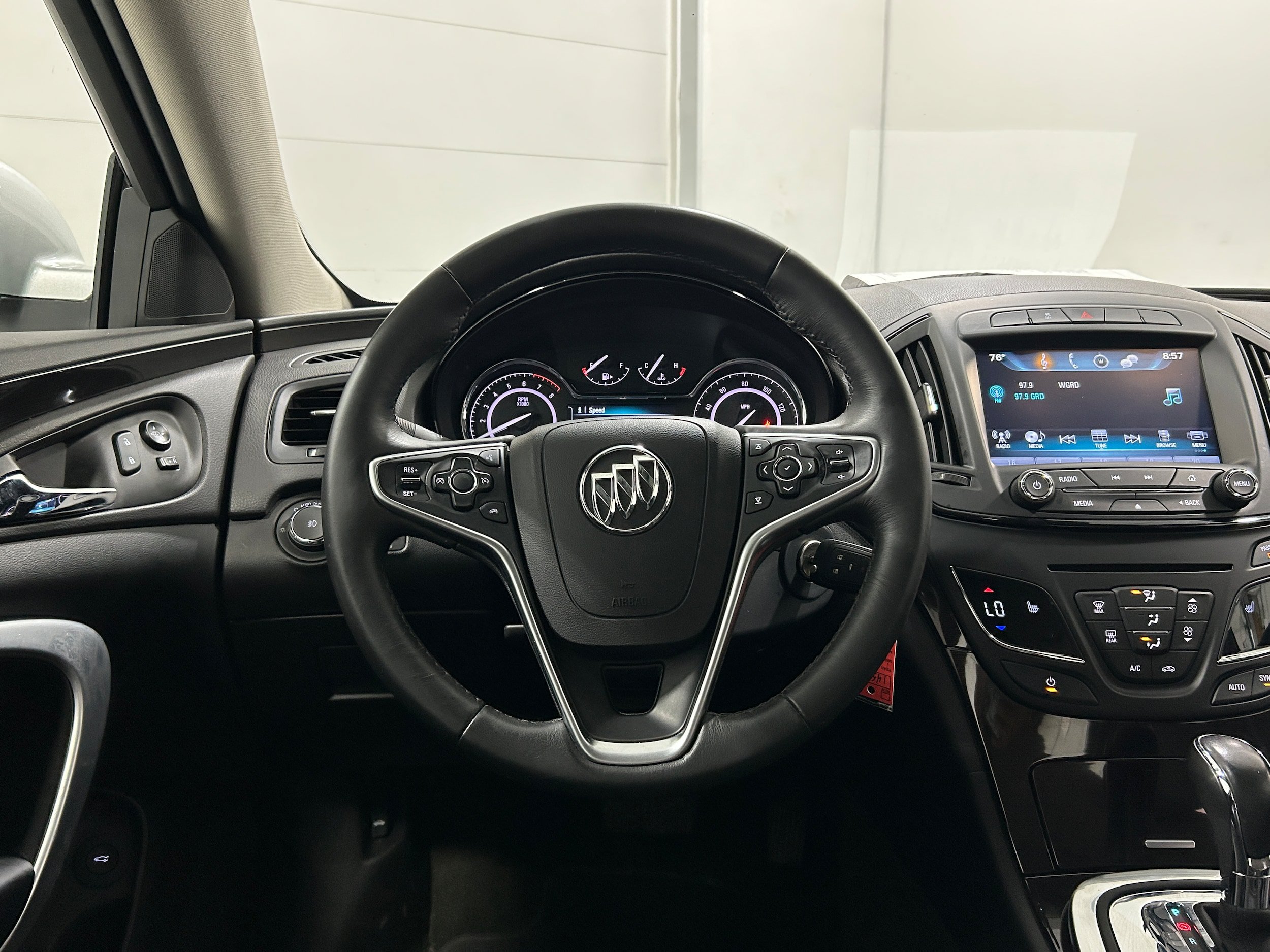 Used 2017 Buick Regal AWD image 12