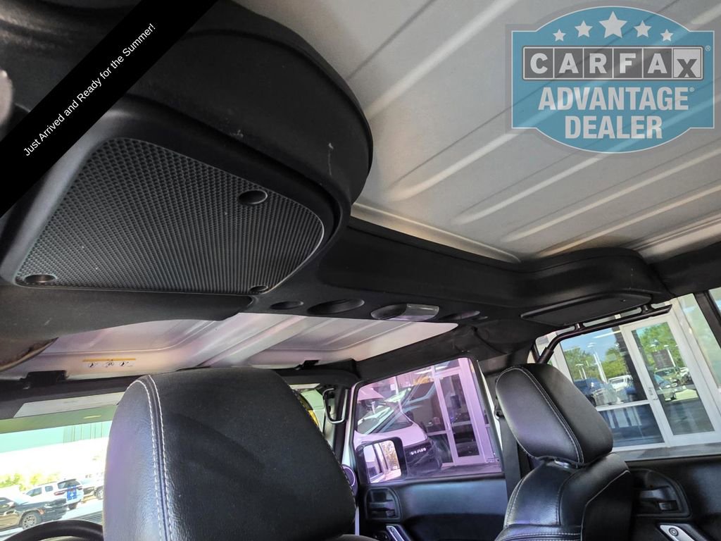 Used 2015 Jeep Wrangler Unlimited Rubicon AWD/4WD image 10
