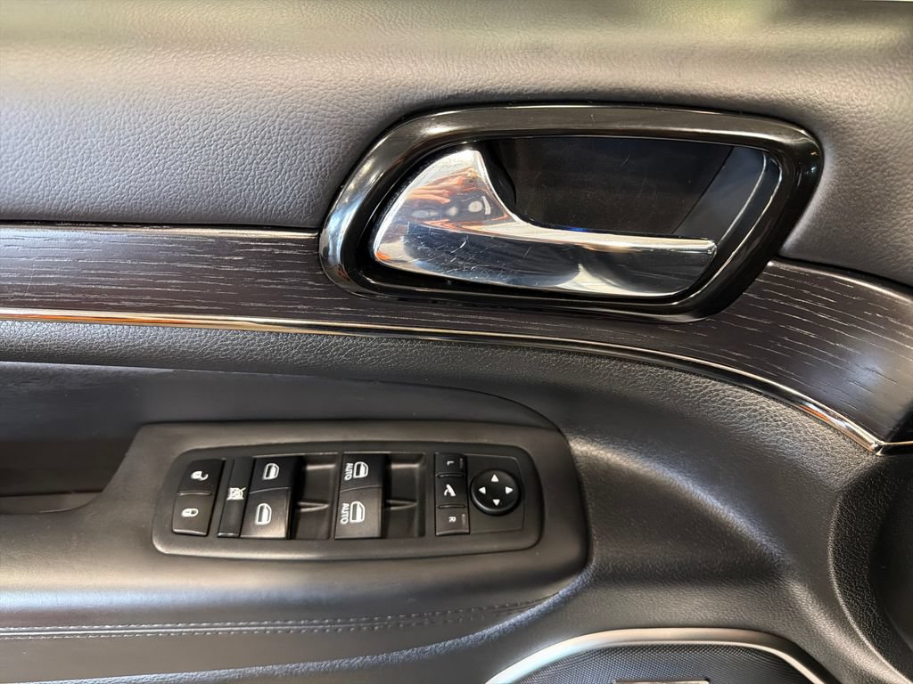 Used 2020 Jeep Grand Cherokee High Altitude AWD/4WD image 17