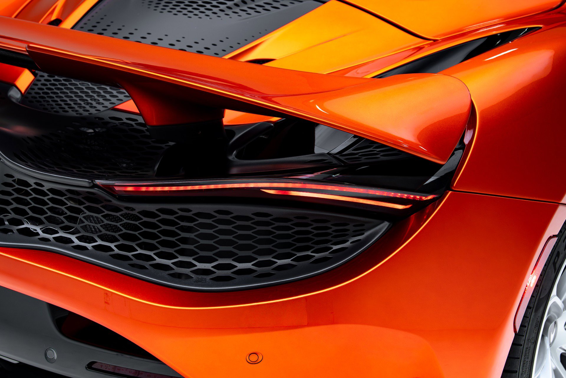 Used 2024 McLaren 750S Spider RWD image 49