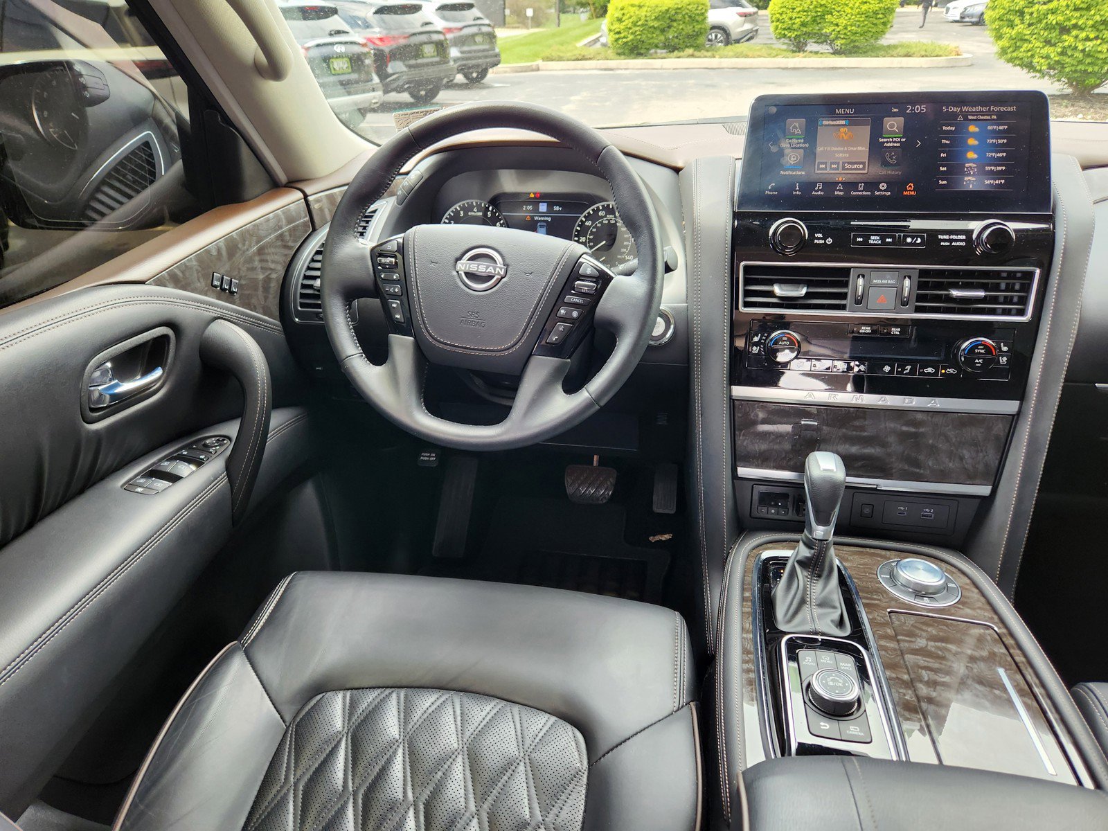 Used 2024 Nissan Armada Platinum w/ Captain's Chairs Package AWD/4WD image 13