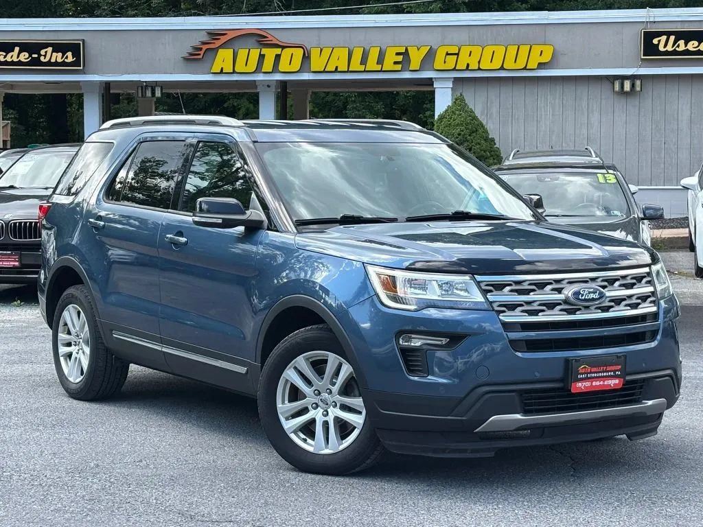 Used 2018 Ford Explorer XLT w/ Equipment Group 202A AWD/4WD image 1