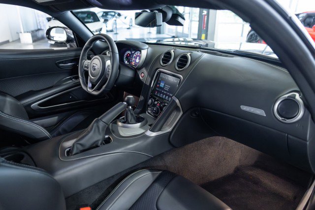 Used 2013 SRT Viper GTS w/ GTS Laguna Interior Pkg image 52