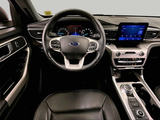 Used 2021 Ford Explorer XLT w/ Equipment Group 202A AWD/4WD image 5