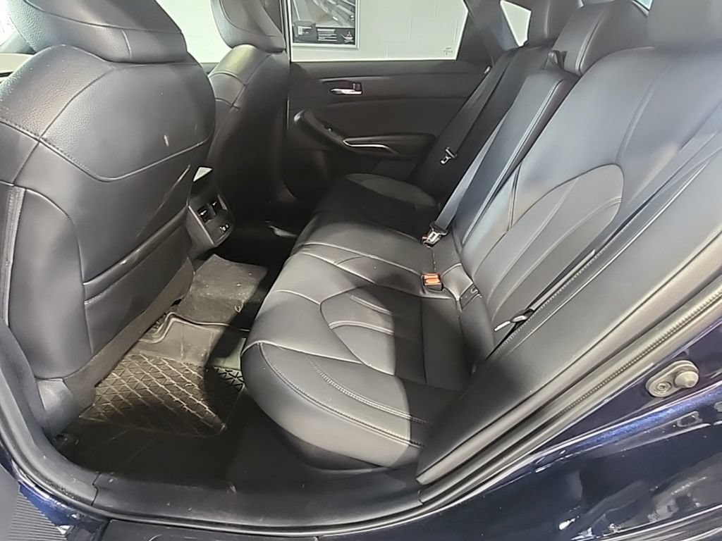 Used 2022 Toyota Avalon XLE w/ Moonroof Package FWD image 10