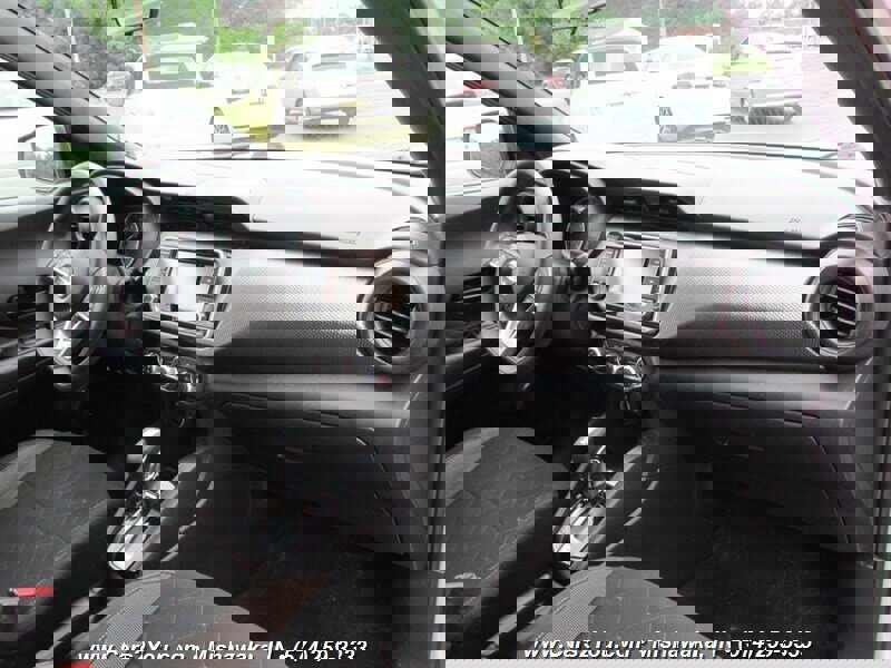 Used 2020 Nissan Kicks S image 18