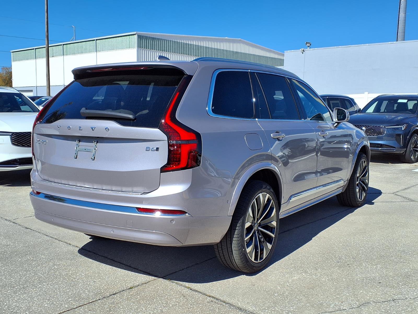 New 2026 Volvo XC90 B6 Plus w/ Protection Package Premier image 7