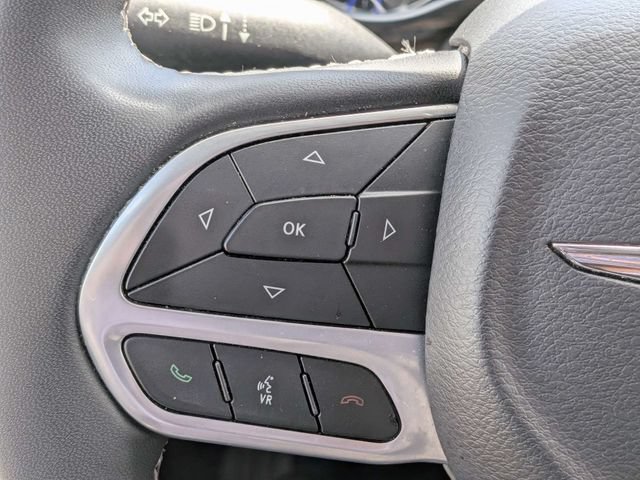 Used 2023 Chrysler Pacifica Limited FWD image 27