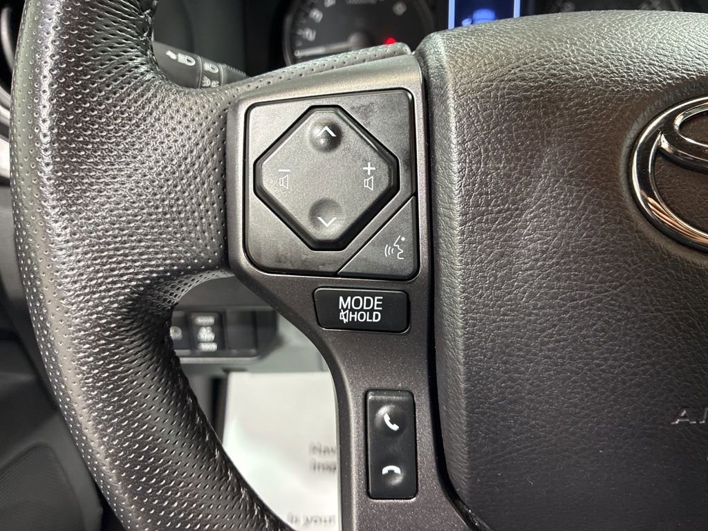 Used 2022 Toyota Tacoma TRD Sport w/ Technology Package image 28