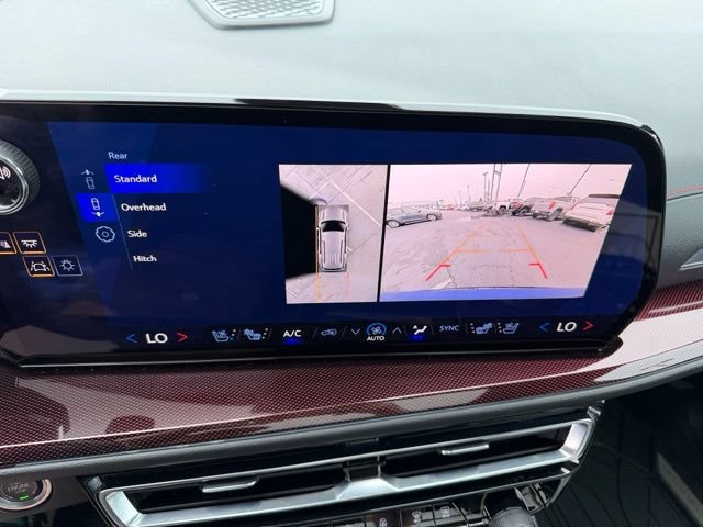 Used 2024 Chevrolet Traverse RS FWD image 24