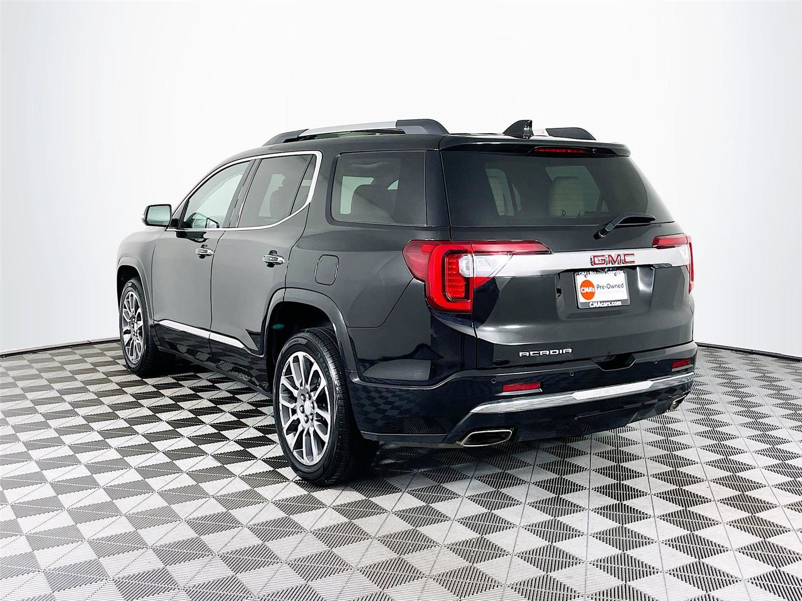 Used 2021 GMC Acadia Denali w/ Denali Technology Package image 6