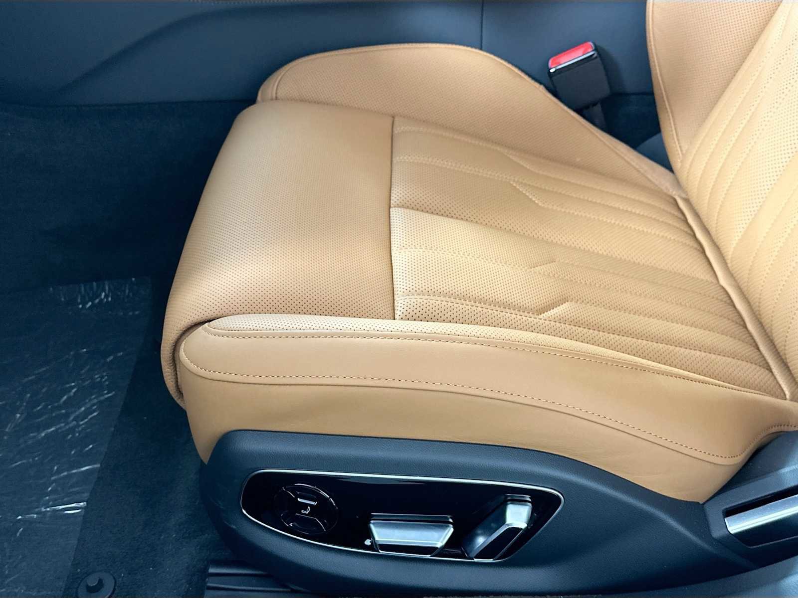 New 2025 Audi A8 L 3.0T image 18