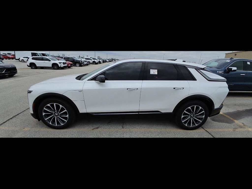 Used 2024 Cadillac Lyriq Sport w/ LPO, Floor Liner Package AWD/4WD image 8