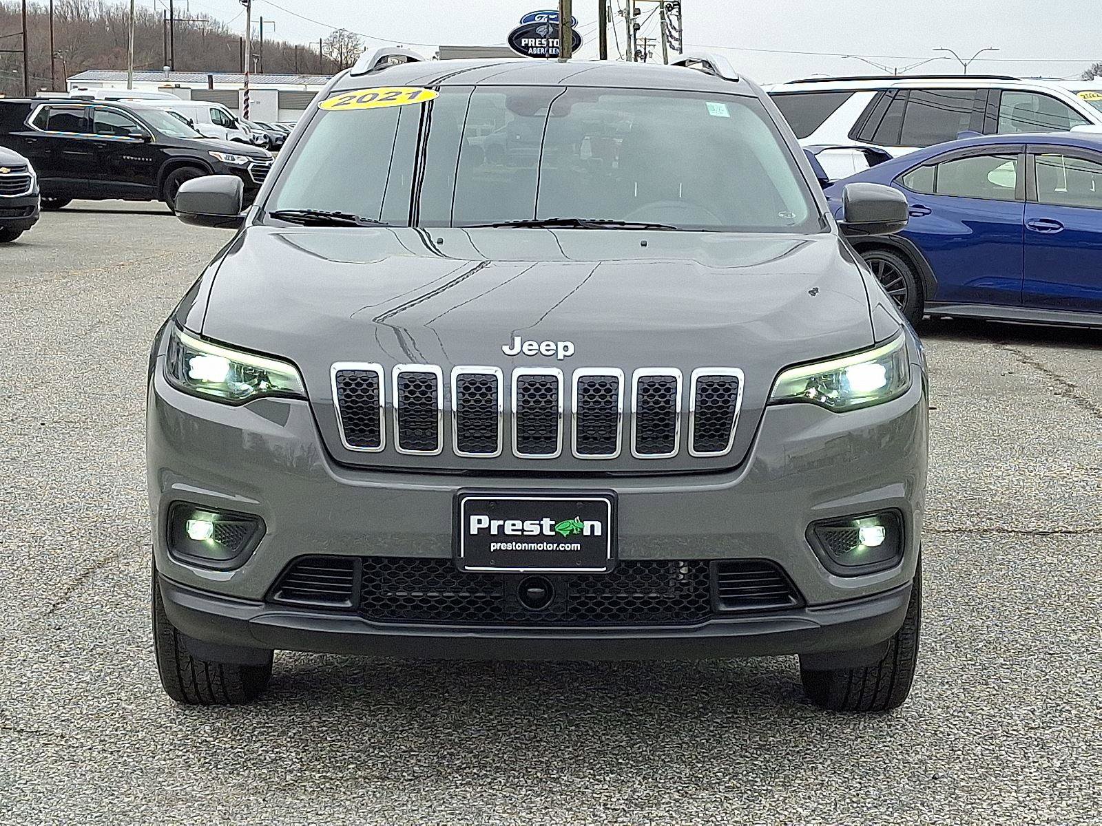 Used 2021 Jeep Cherokee Latitude Lux w/ Comfort/Convenience Group image 2