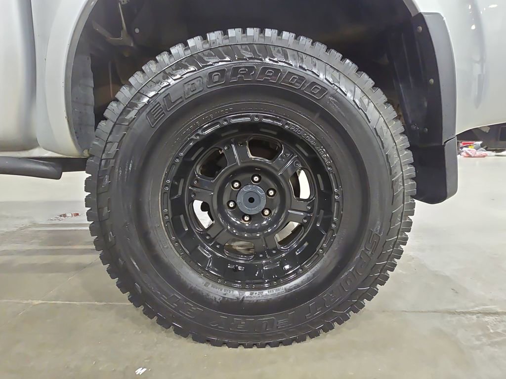 Used 2011 Nissan Frontier PRO-4X w/ Pro-4x Luxury Pkg image 32