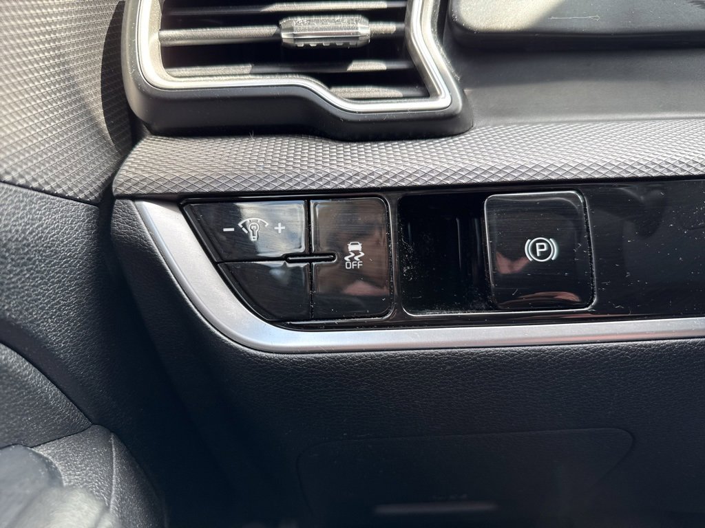 Used 2023 Kia Sportage LX image 27