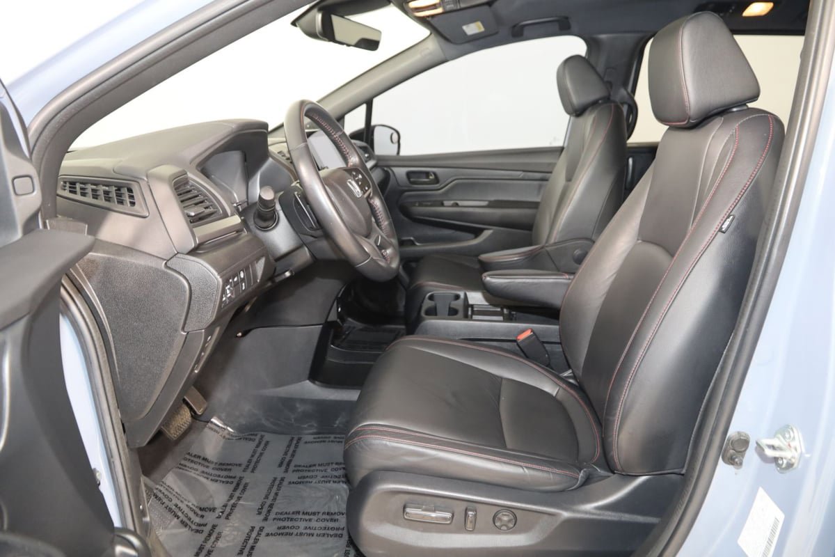 Used 2023 Honda Odyssey Sport image 11