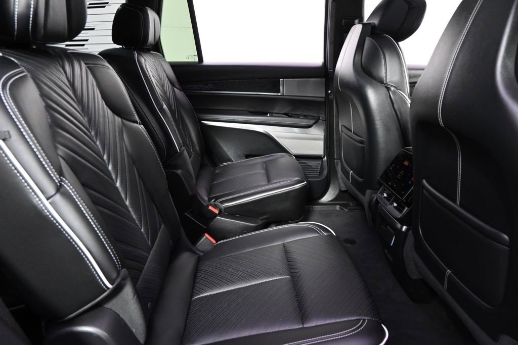 Certified 2026 Cadillac Vistiq Platinum w/ LPO, Floor Liner Package AWD/4WD image 16
