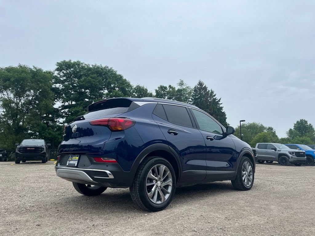 Used 2023 Buick Encore GX Essence w/ Advanced Technology Package FWD image 5