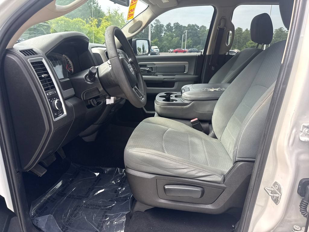 Used 2019 RAM 1500 Classic SLT RWD image 12