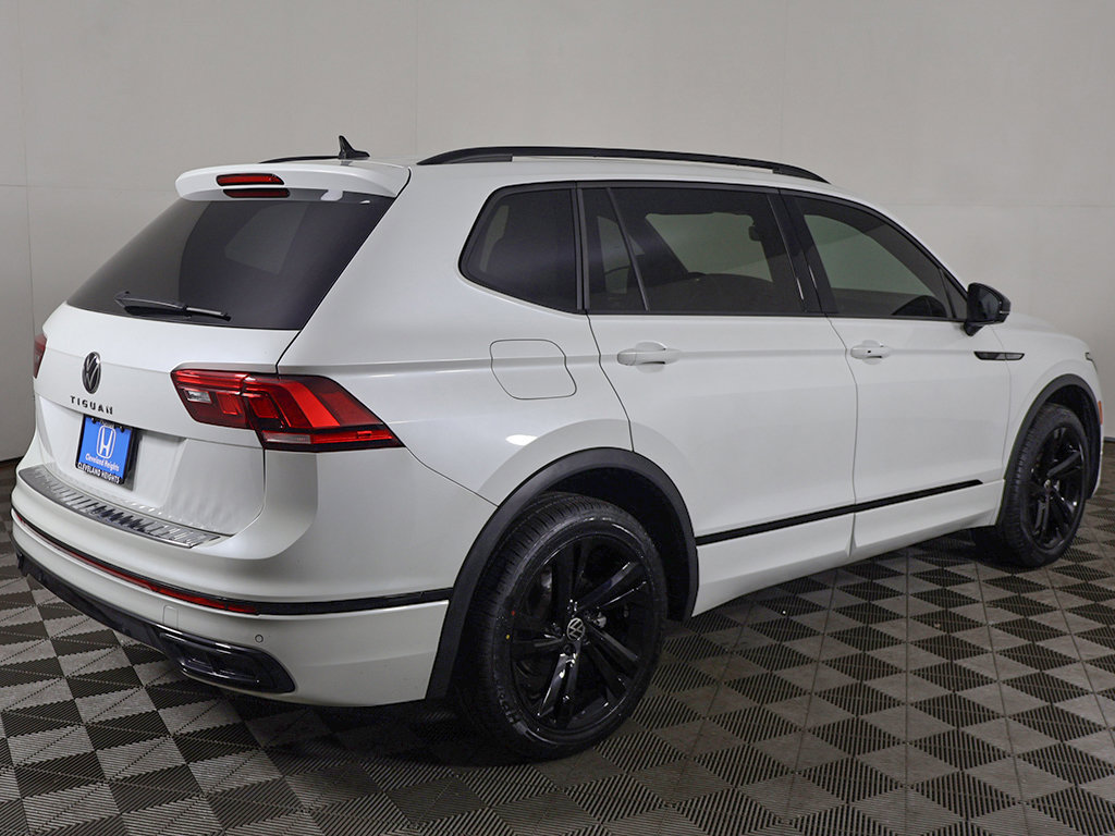 Used 2024 Volkswagen Tiguan SE R-Line FWD image 10