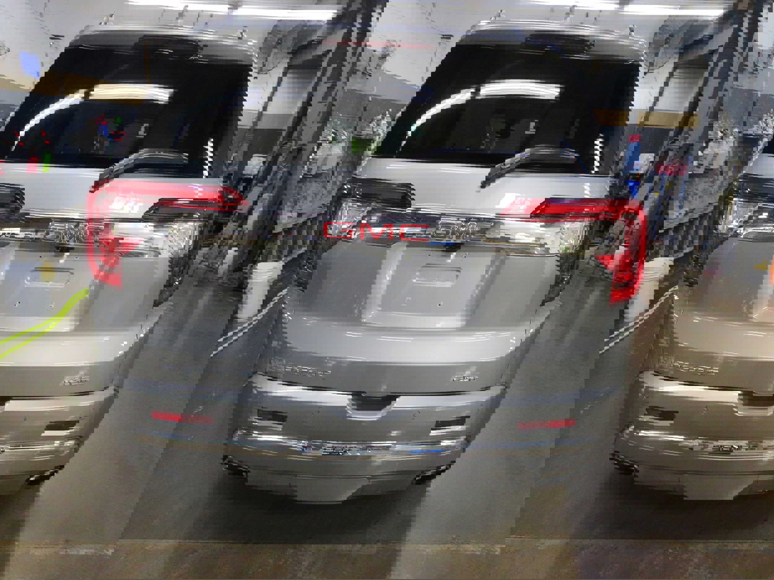 Used 2023 GMC Acadia Denali w/ Denali Ultimate Package image 5