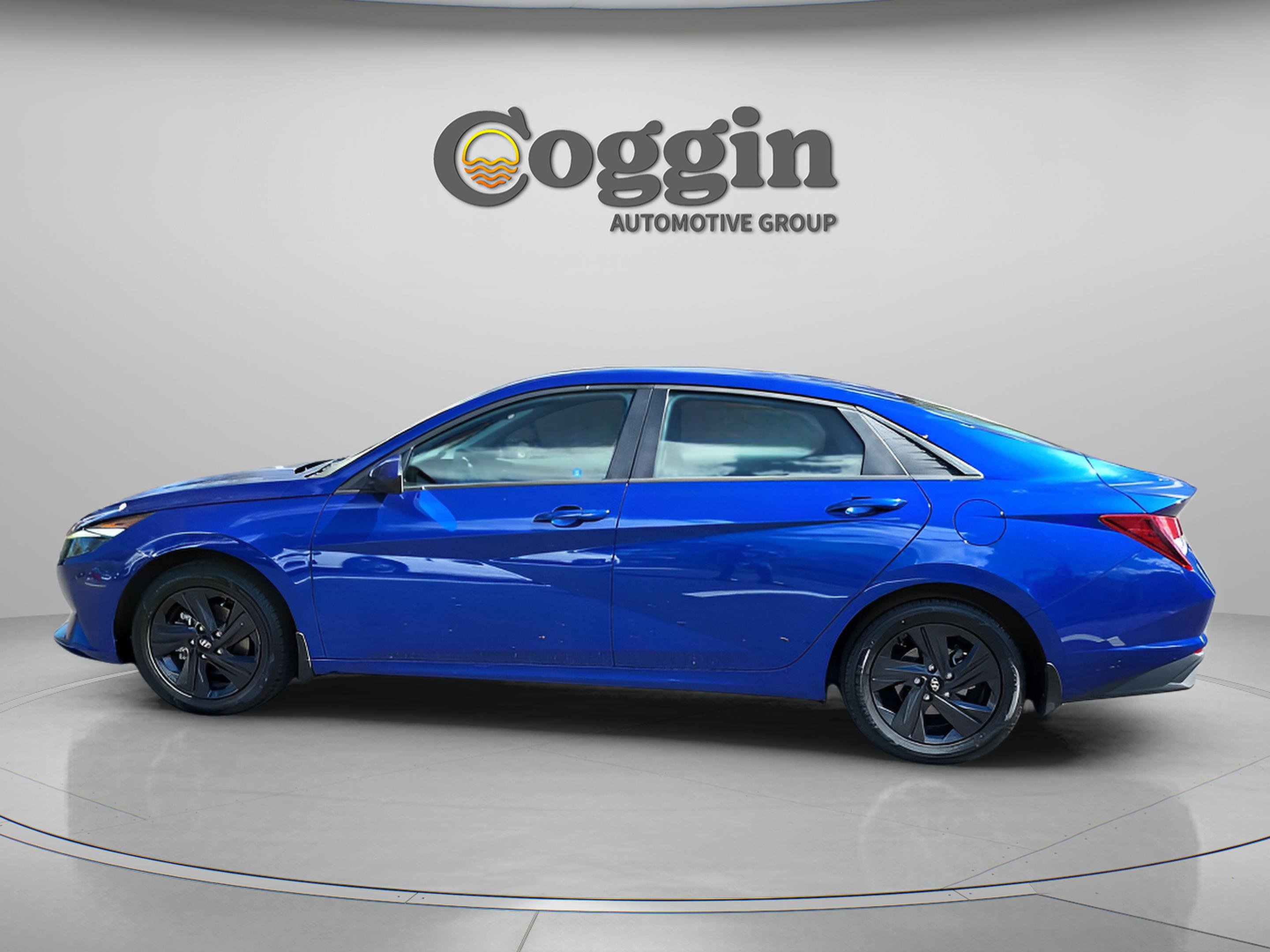 Certified 2023 Hyundai Elantra SEL image 3