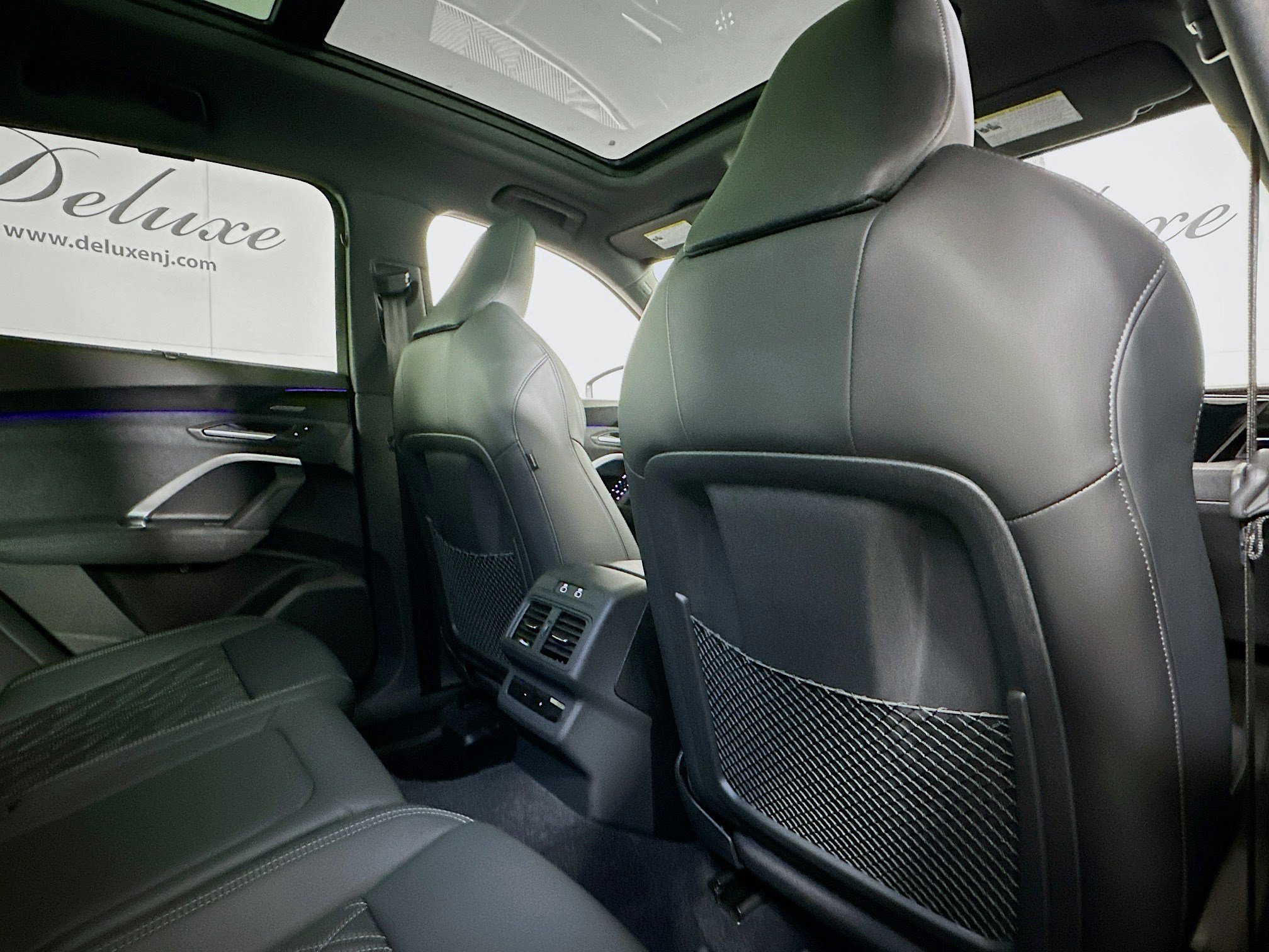 Used 2025 Audi SQ5 Premium Plus w/ Premium Plus Package image 28