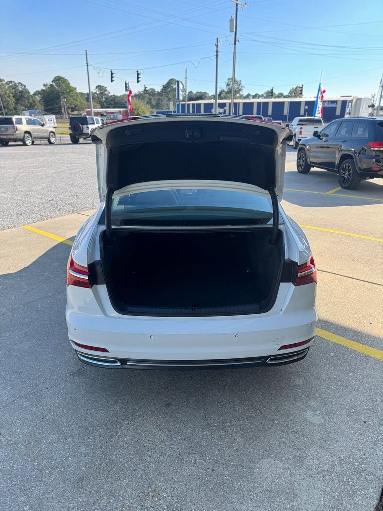 Used 2023 Audi A6 Premium image 7