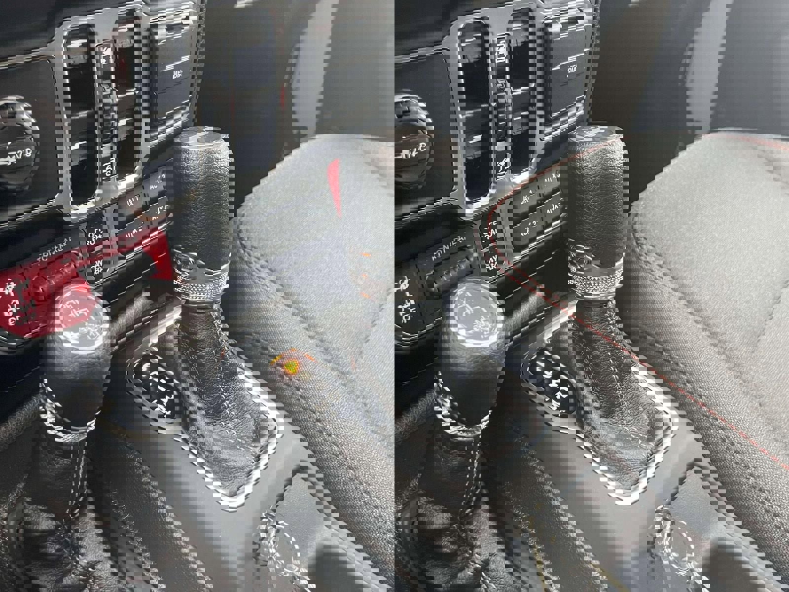 Used 2024 Jeep Wrangler Unlimited Rubicon image 30