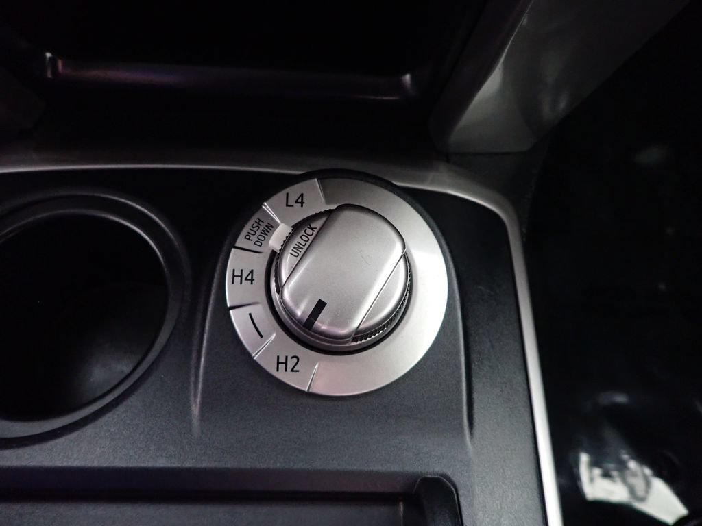 Used 2014 Toyota 4Runner SR5 AWD/4WD image 7