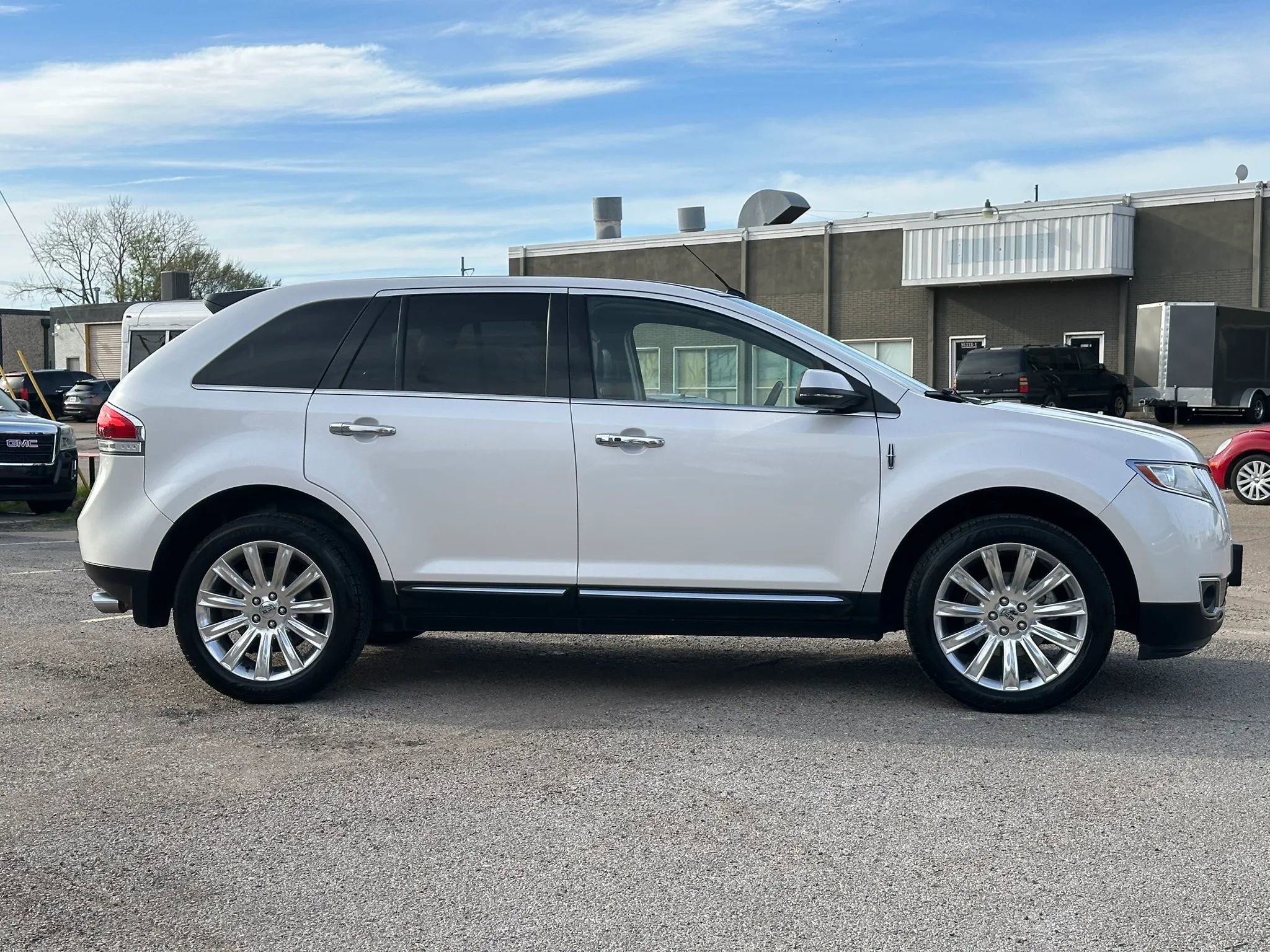 Used 2013 Lincoln MKX FWD image 8